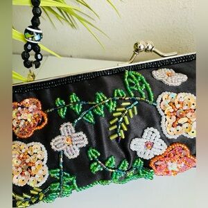 Gorgeous Vintage Embroidered Beaded Frame Bag